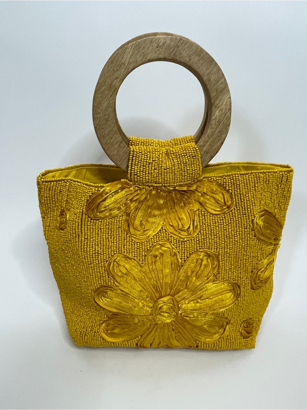 Lulu’s | Stay Chic Yellow Beaded Wooden Handle Bag - Picture 6 of 11